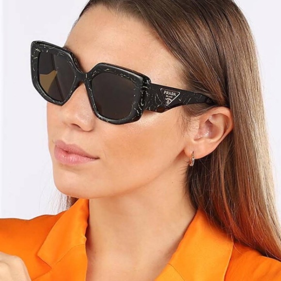 Women's Louis Vuitton Sunglasses from $335